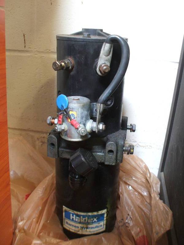 12 VOLT HYDRAULIC PUMP