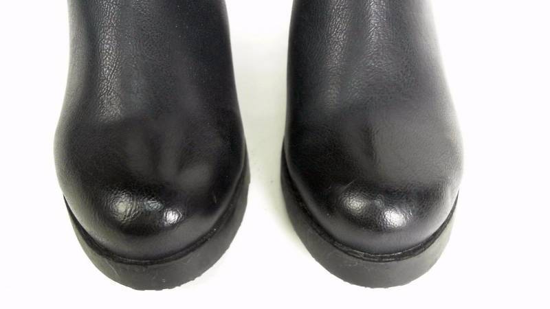 lot 31 image: Womens Size 6 Bucco Capensis Riba Black Boot