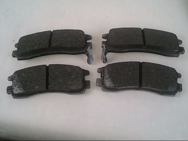 lot 52 image: 6 pc. Motor Trend High Performance Oil Filters & Duralast Gold Brake Pads