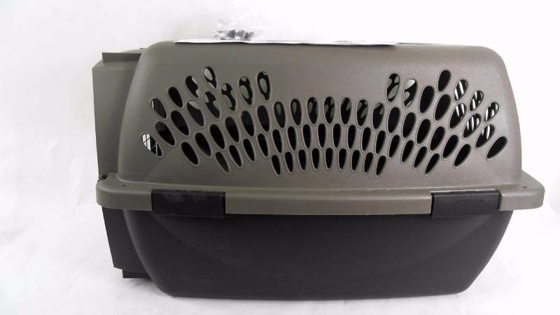 lot 156 image: Petmate Porter Pet Carrier  Taxi