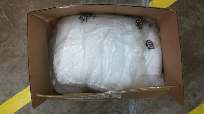 lot 2389 image: alcove Jumbo Hypoallergenic Pillow 4-Pack