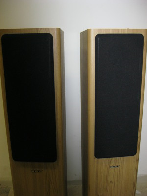 lot 3200 image: Vintage SONY SS TL-3 Tower Speaker  Speakers Set