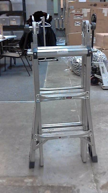 lot 3201 image: Keller 13 Telescoping Type IA Ladder KMT-13