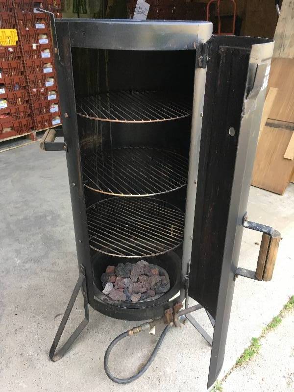 Brinkmann All-In-One propane smoker/grill - AAA Auction and Realty