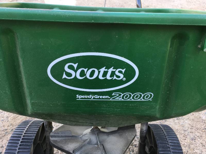 lot 6 image: SCOTTS SEED SPREADER