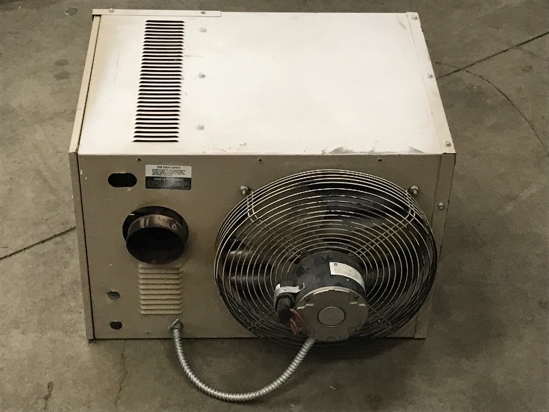 lot 17 image: Unit Heater