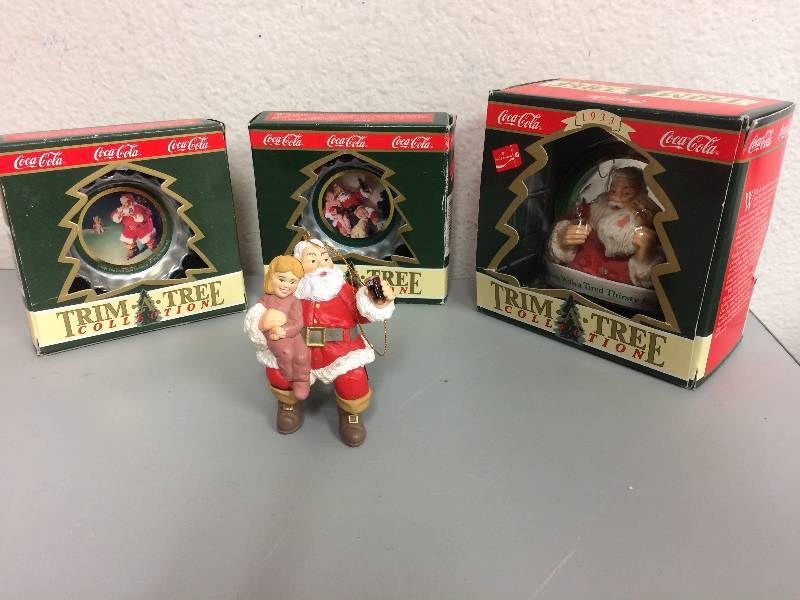lot 10 image: Coca-Cola Trim A Tree Ornaments