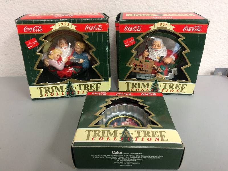 lot 11 image: Coca-Cola Trim A Tree Ornaments