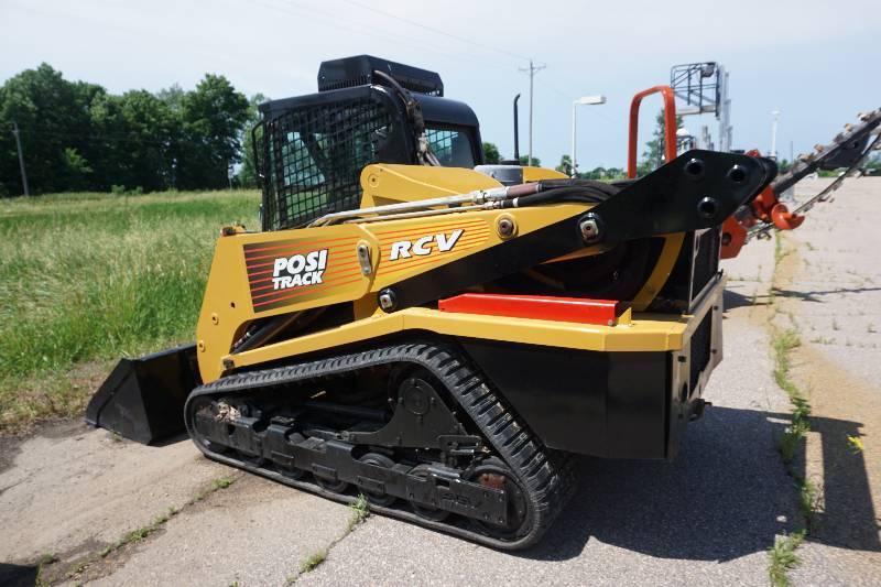 lot 1 image: 2006 ASV RCV Vertical Lift Posi Track Multi Terrain Skid Loader Skid Steer