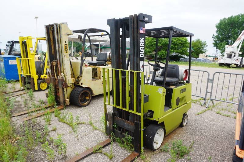 lot 12 image: Clark Model GC15 Propane Powered Forklift