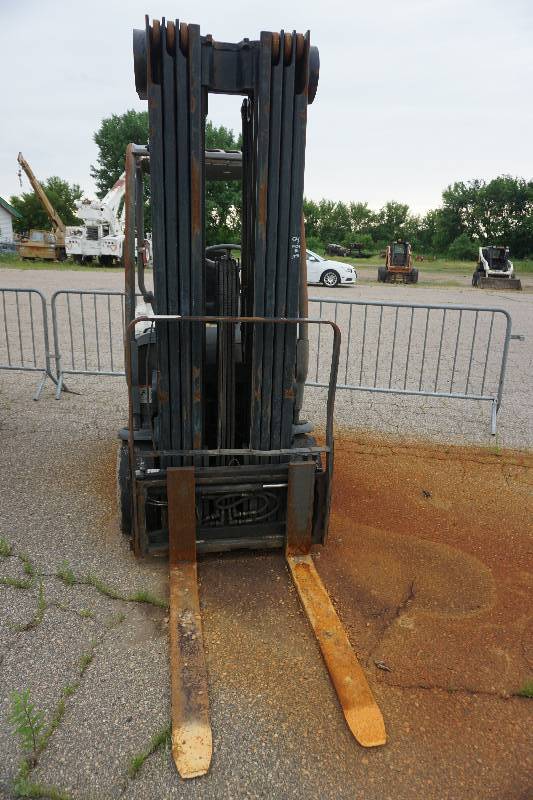 lot 15 image: Crown FC Forklift