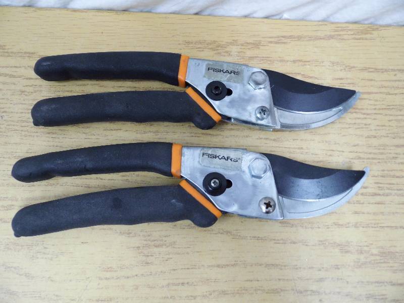 2 Pair of Fiskars Clippers