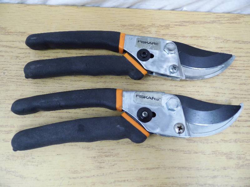 2 Pair of Fiskars Clippers