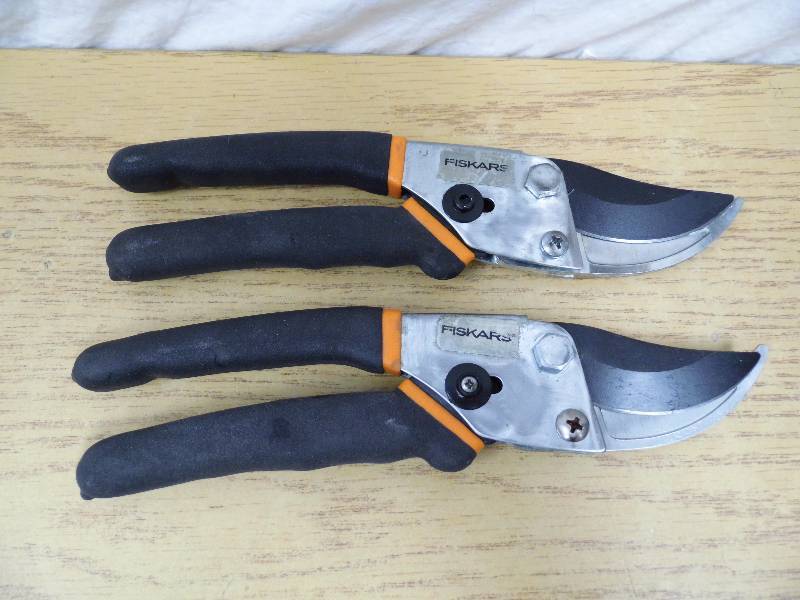 2 Pair of Fiskars Clippers
