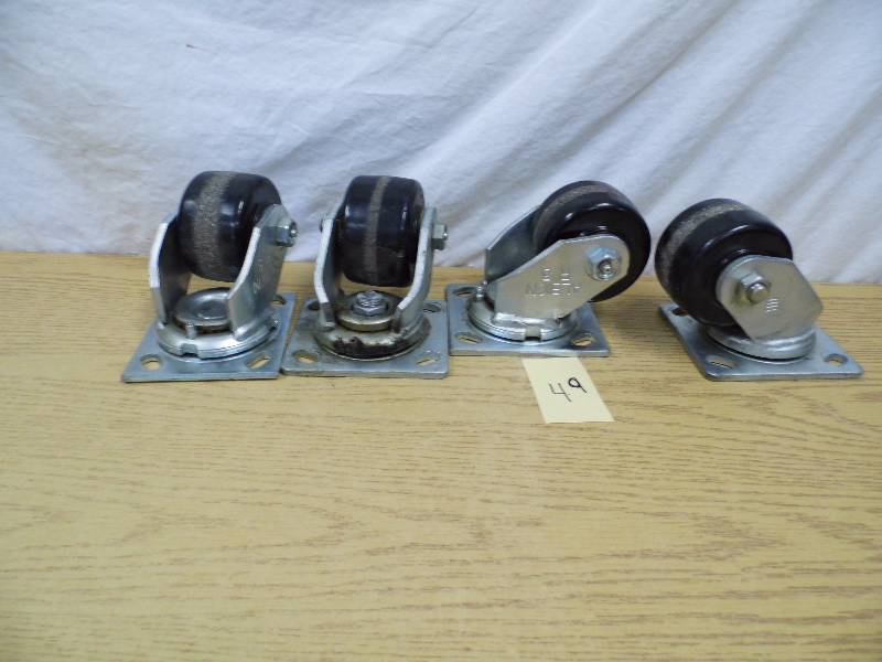 Lot of 4 Casters