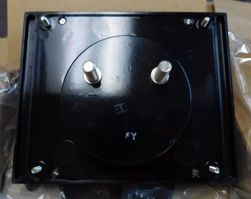 lot 8 image: 33 Jewell Combustion Meters