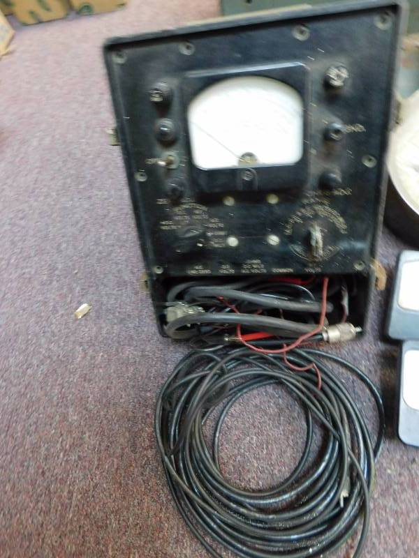 lot 18 image: Misc. Gauges