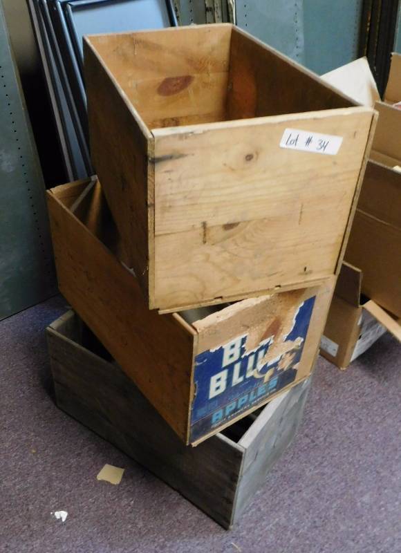 lot 34 image: Vintage Wooden Boxes