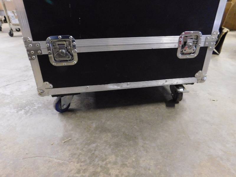 lot 43 image: Display Holding Case, Black (approx. 26 x 48 x 29.5)