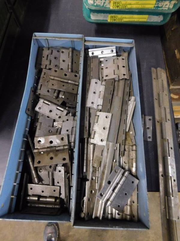lot 47 image: Misc. Hinges (x3 boxes)