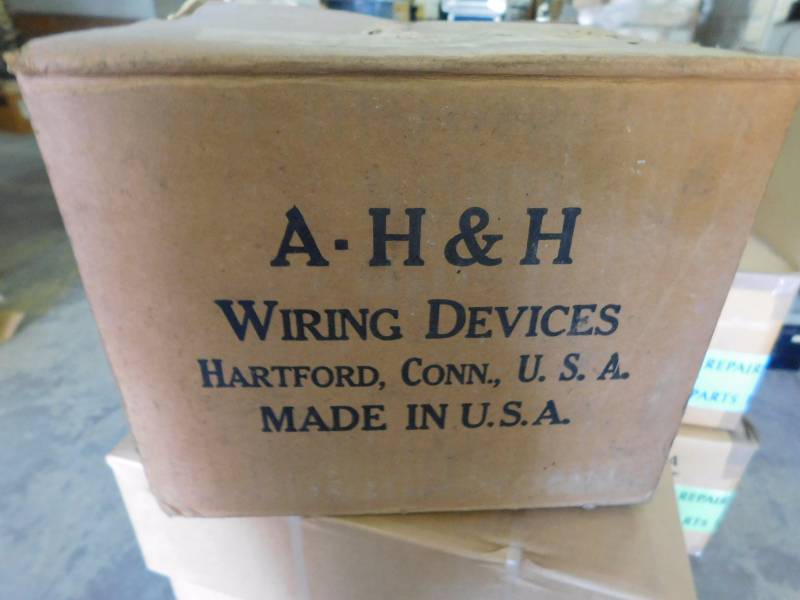 lot 100 image: Arrow H&H 100amp 250V DC Single Phase Switch