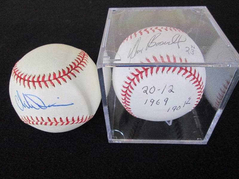 lot 61 image: Chili Davis & Dave Boswell Autographed Baseballs