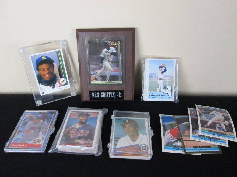lot 65 image: 1989 Upper Deck Ken Griffey Jr  Other Cards