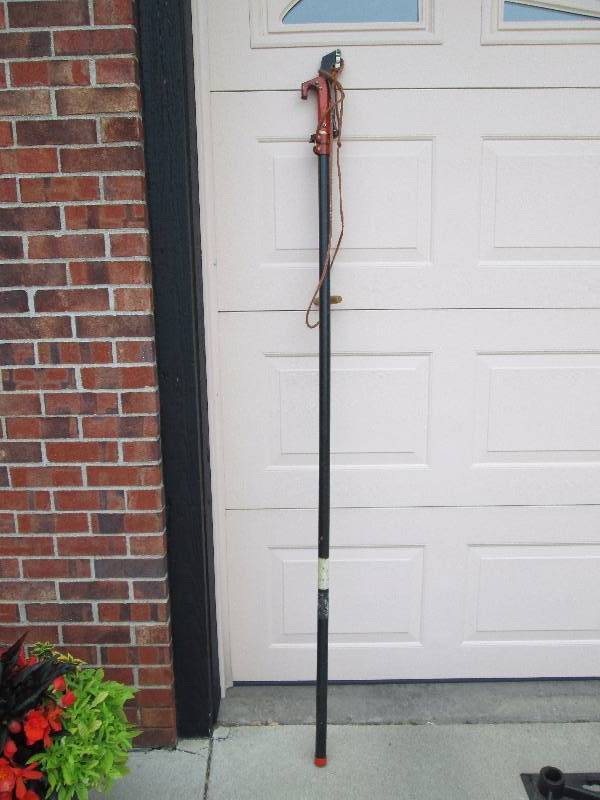 lot 97 image: Pruning Shears w Fiberglass Handle