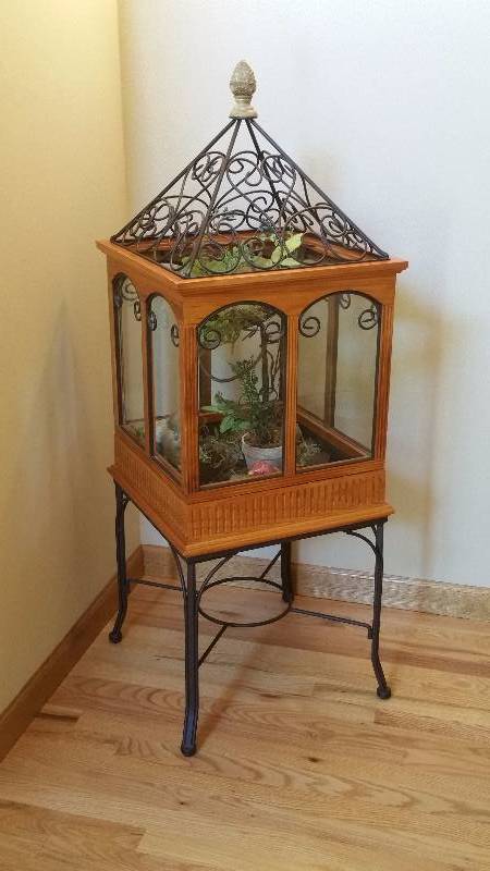 lot 7 image: Wood  & Metal Terrarium