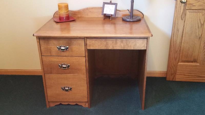 lot 13 image: Birch Wood Desk