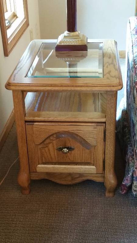 lot 27 image: Oak End Table