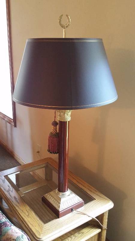 lot 33 image: Pillar Column Style Lamp