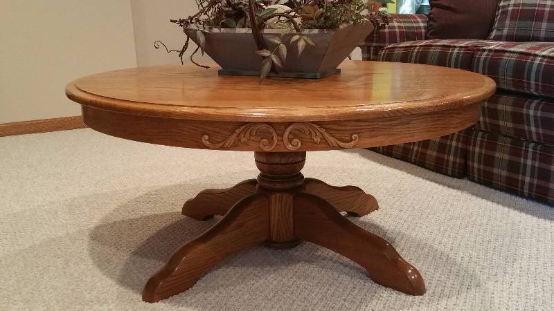 lot 19 image: Oak Coffee Table