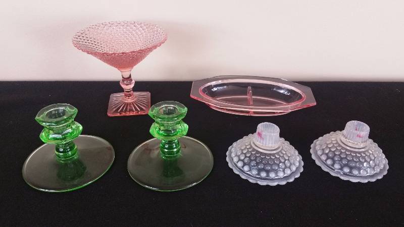 lot 106 image: Depression Glass, Anchor Hocking Moonstone