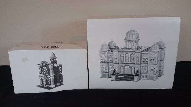 lot 121 image: Department 56 Christmas Village x5
