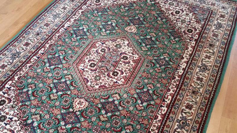 lot 5A image: Beautiful Handmade Oriental Rug 4 x 6