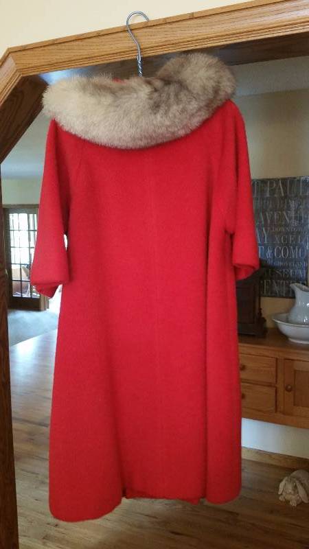 lot 48A image: Vintage Fox Fur Lilli Ann of Paris & San Francisco Overcoat