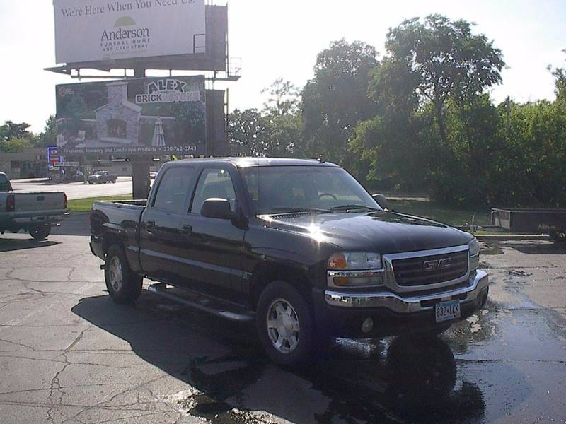 lot 8 image: 2006 GMC Sierra 1500 SLT 4x4