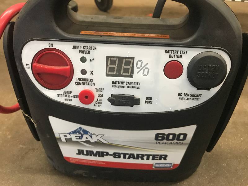 lot 34 image: Jump Box 600 Amps