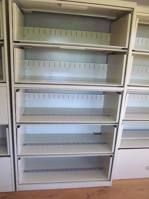 lot 6 image: File cabinet