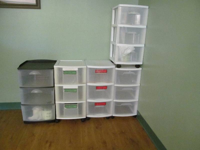 lot 19 image: storage carts