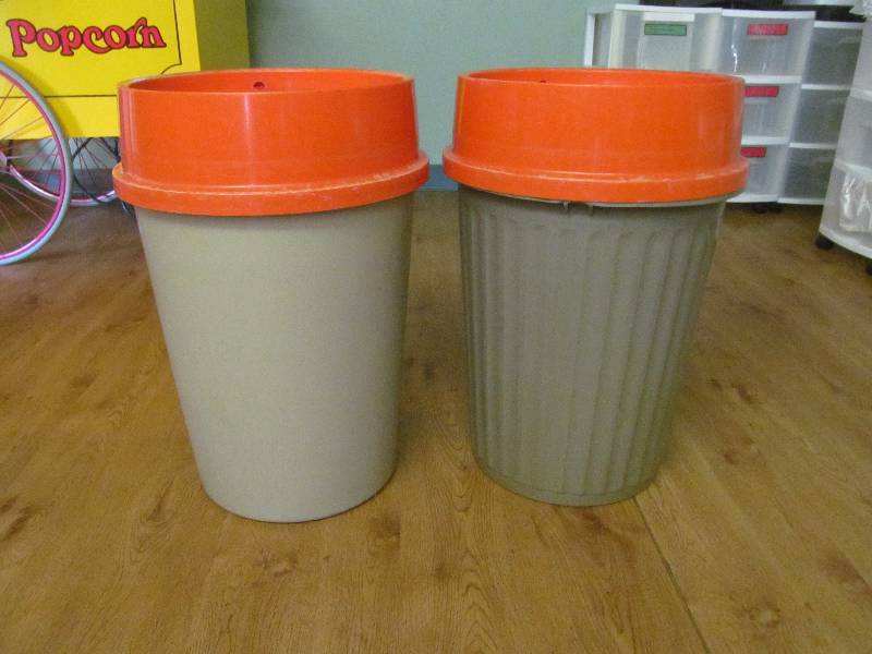 lot 28 image: trash cans