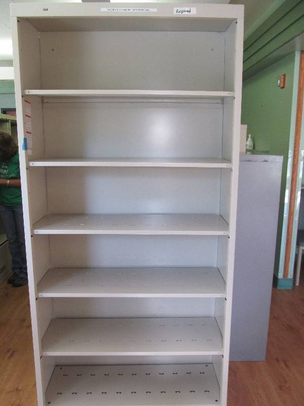 lot 29 image: File cabinet