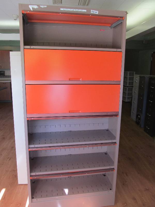 lot 30 image: File cabinet