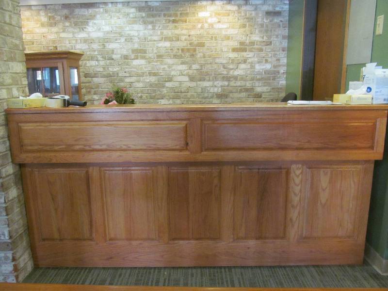 lot 66 image: desk
