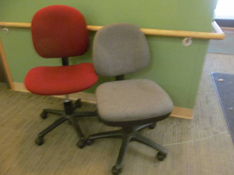 lot 73 image: office chairs