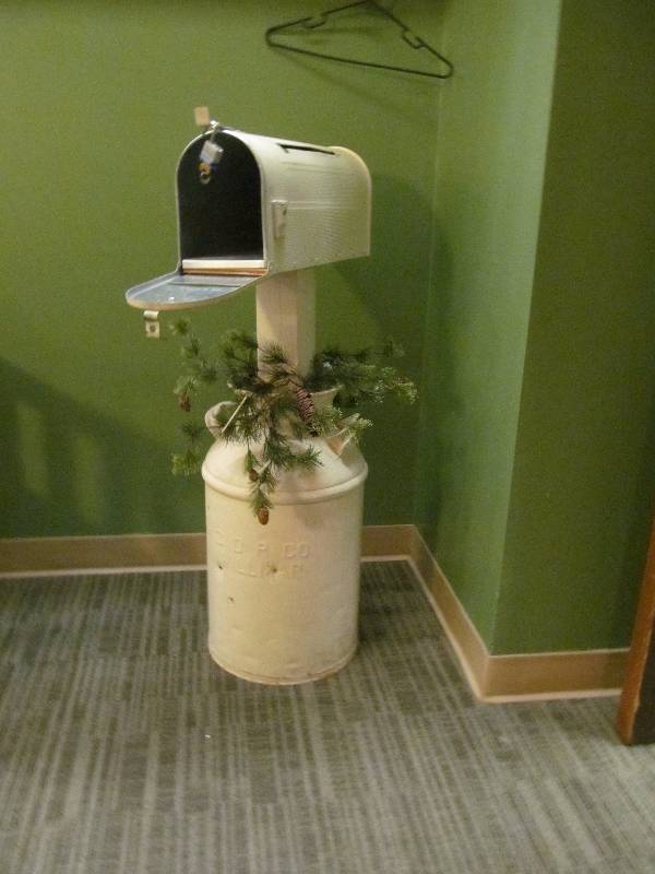 lot 82 image: mail box