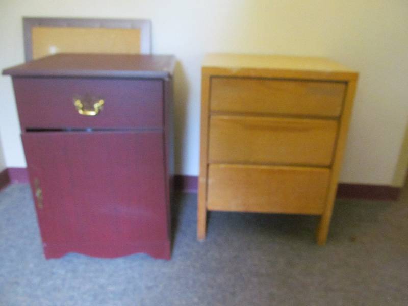 lot 109 image: (105)night stands