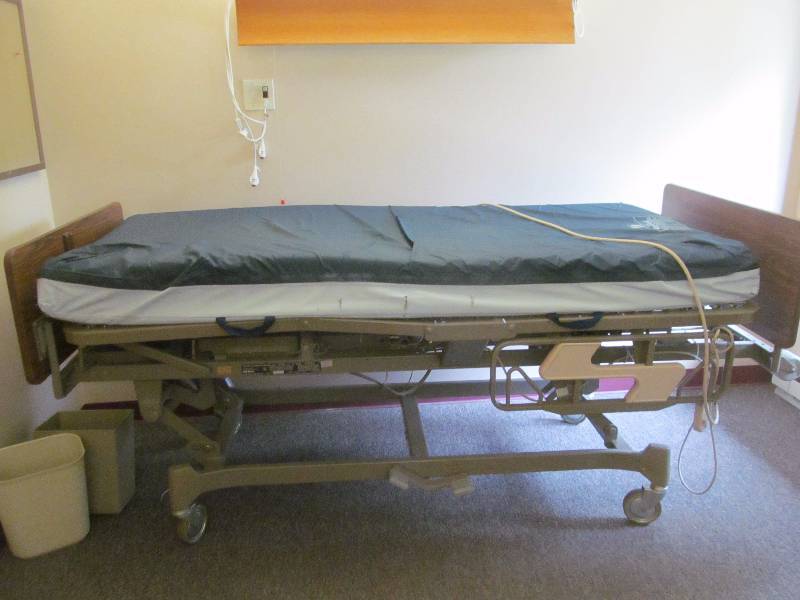 lot 112 image: (105) Hil Rom Century bed