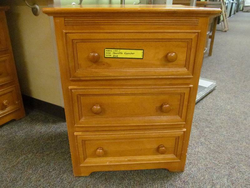 lot 124 image: (hall) night stand